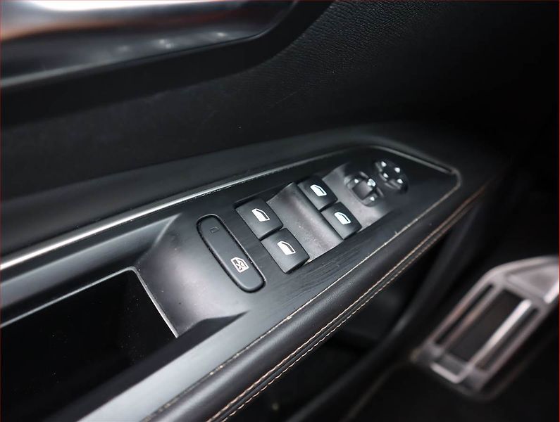 Peugeot 5008 (2018) GT Line 2.0 BlueHDi, Automat - fotka 17 z 23