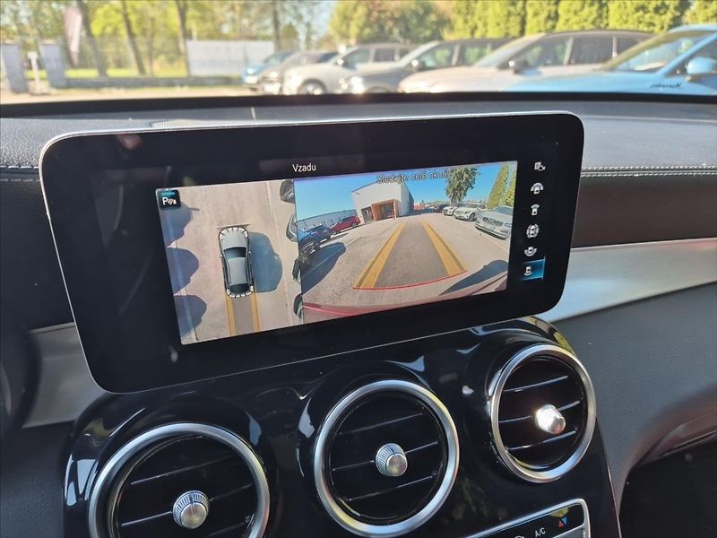 Mercedes-Benz GLC 2,0 300 d 4MATIC Coupe - fotka 15 z 19