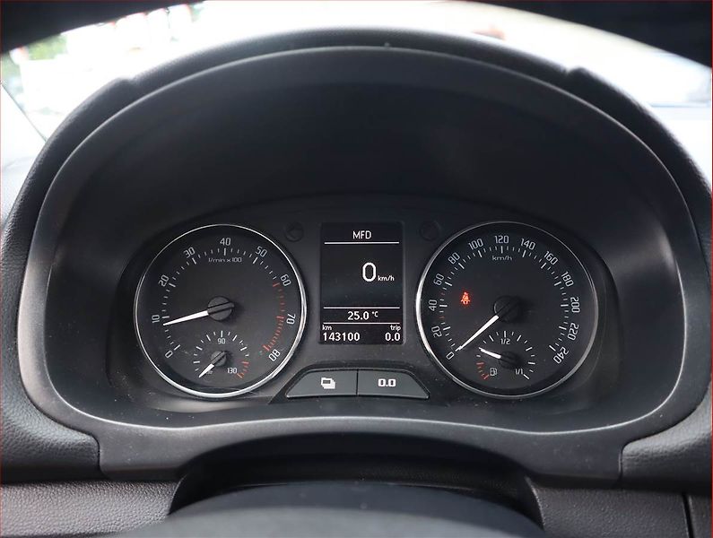 Škoda Fabia (2012) 1.2 TSI, Serv.kniha, Tempomat - fotka 11 z 16