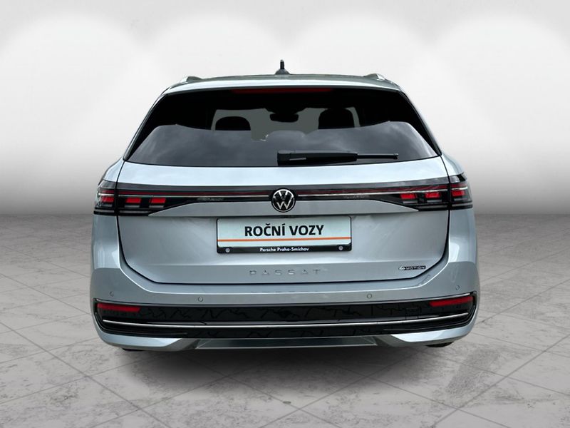 Volkswagen Passat Elegance 2,0 TDI 142 kW 4MOT - fotka 5 z 26