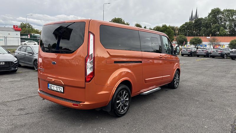 Ford Tourneo Custom (2019) 2.0L Ecoblue - fotka 3 z 29