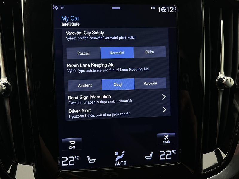 Volvo V60 D3 MOMENTUM PRO AUT - fotka 35 z 41