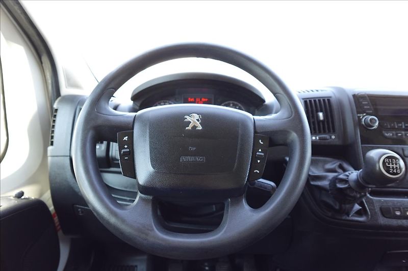 Peugeot Boxer 2,0 HDI  L1H1 CHLAĎÁK KLIMA - fotka 15 z 24