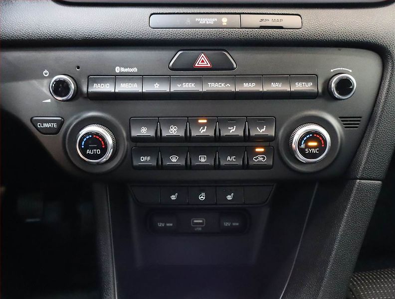 Kia Sportage (2019) 1.6 CRDi, Serv.kniha, Navi - fotka 20 z 24