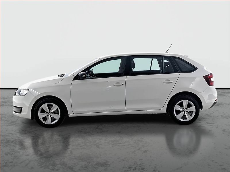 Škoda Rapid (2016) Spaceback 1.2 TSI, ČR,1.maj - fotka 3 z 17