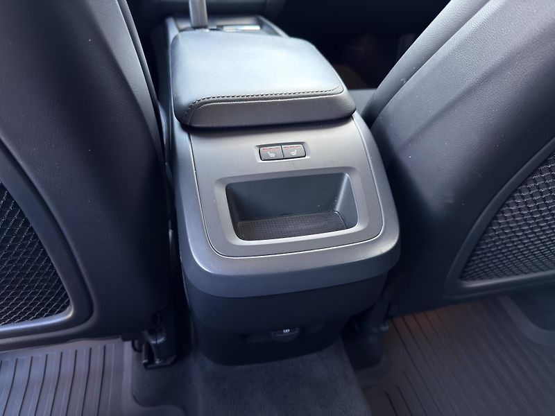 Volvo XC60 B4 AWD (nafta) // REZERVACE - fotka 13 z 47