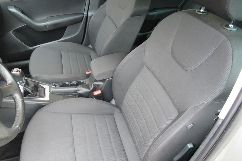 Škoda Octavia 1.6 TDi 4x4 AUT. KLIMA TAŽNÉ - fotka 15 z 19