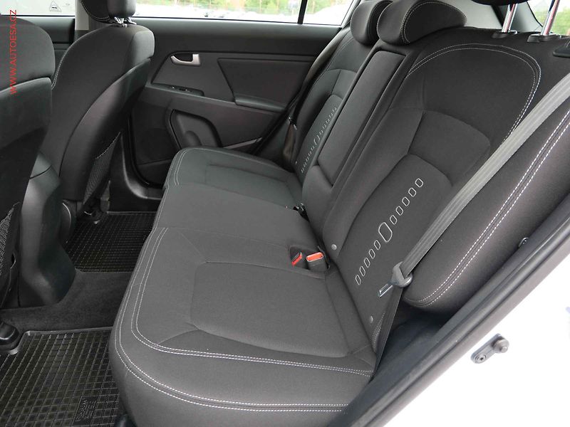 Kia Sportage (2013) 1.6 GDi, ČR - fotka 10 z 21
