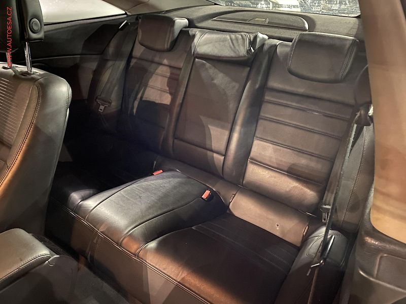 Renault Laguna (2010) 2.0 dCi 4Control, Xenon, AC - fotka 10 z 17