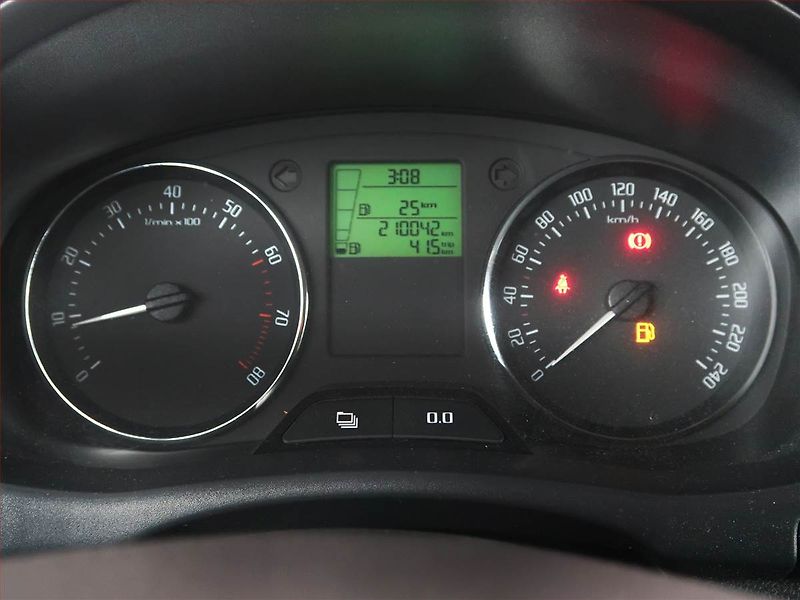 Škoda Fabia (2010) 1.2, rezervace - fotka 10 z 12