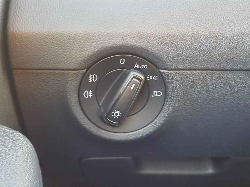 Škoda Octavia (2014) 2,0 TDI  DSG  ELEGANCE  - fotka 15 z 26