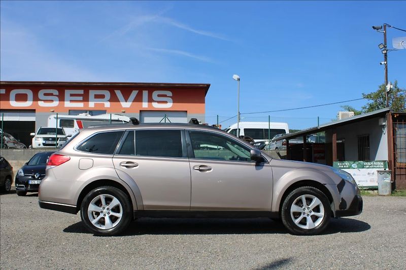 Subaru Outback 2,0 D  4 x 4, ČR, SERVISKA - fotka 4 z 29