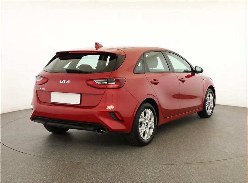 Kia Ceed (2022) 1.5 T-GDI, Serv.kniha - fotka 5 z 19