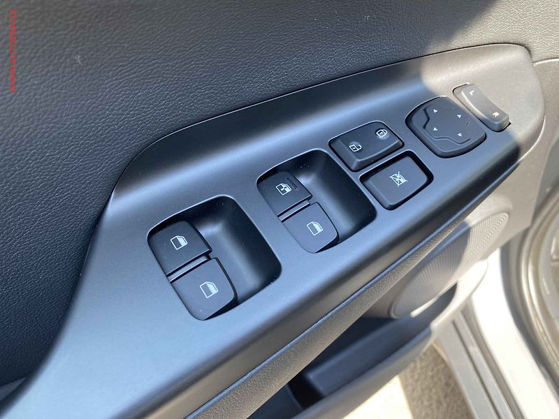 Hyundai Kona (2020) 1.6 T-GDi, Style, AT, +ALU - fotka 13 z 22