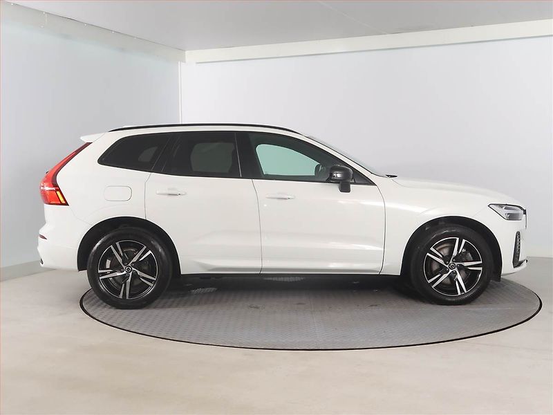 Volvo XC60 (2021) B4 AWD - fotka 6 z 19
