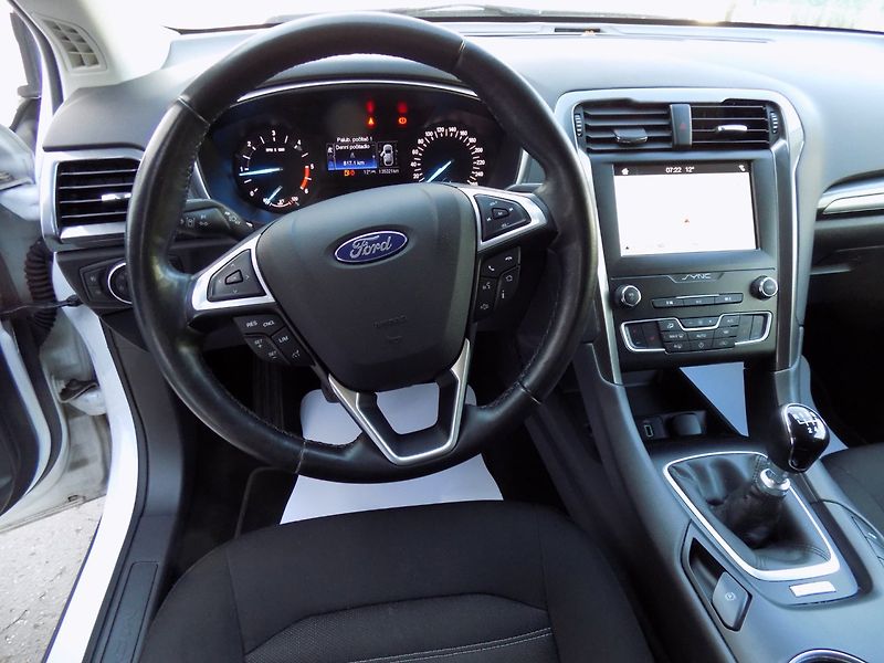 Ford Mondeo (2019) 2.0TDCi/Trend/LED/DPH/ - fotka 24 z 45
