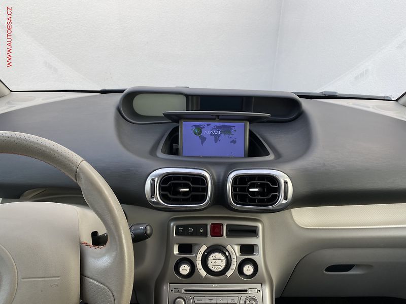 Citroën C3 Picasso (2009) 1.4 VTi, AC, tempo, park - fotka 12 z 16