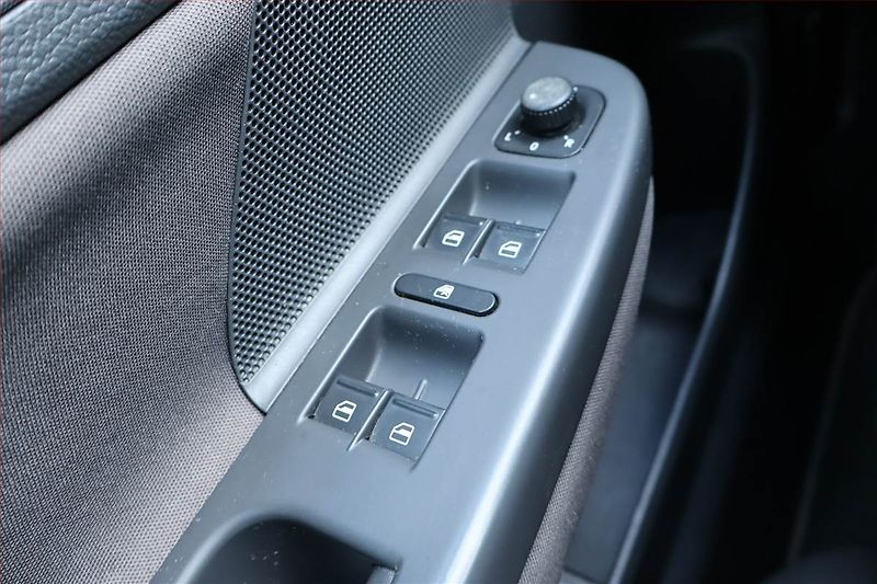 Volkswagen Golf (2007) 2.0 TDI, Automat, Serv.kniha - fotka 18 z 20