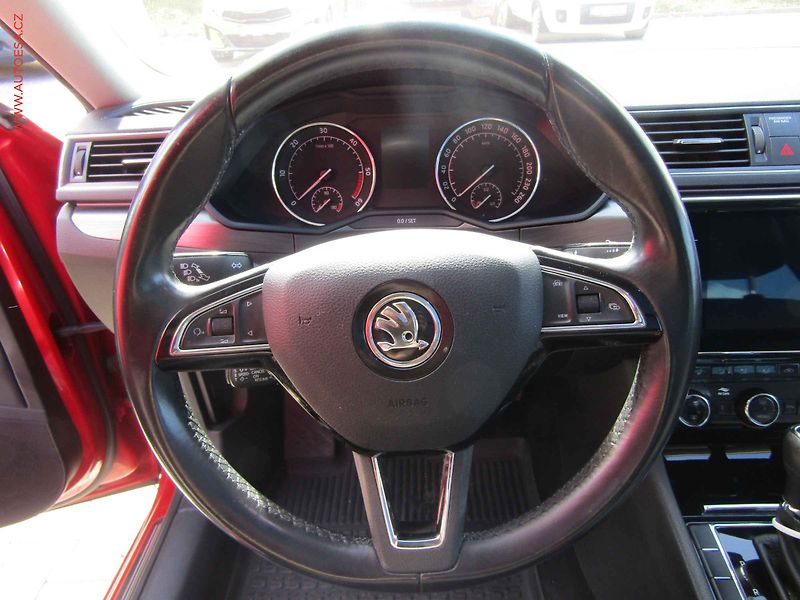 Škoda Superb (2019) 2.0 TDi, ČR, DSG, navi - fotka 17 z 19