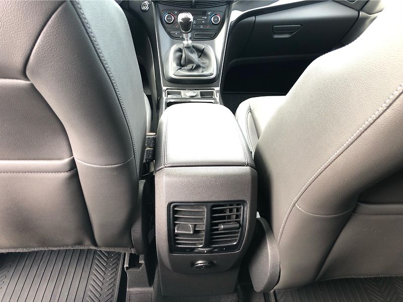 Ford Kuga 2.0 TDCi - fotka 23 z 29