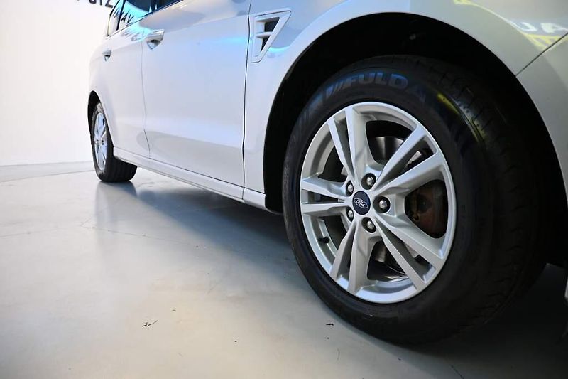 Ford S-MAX (2022) 2.0 TITANIUM Kamera Tažné 8 Ko - fotka 31 z 32