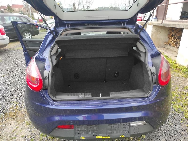 Fiat Bravo 1.9 JTD 8V Dynamic - fotka 15 z 22