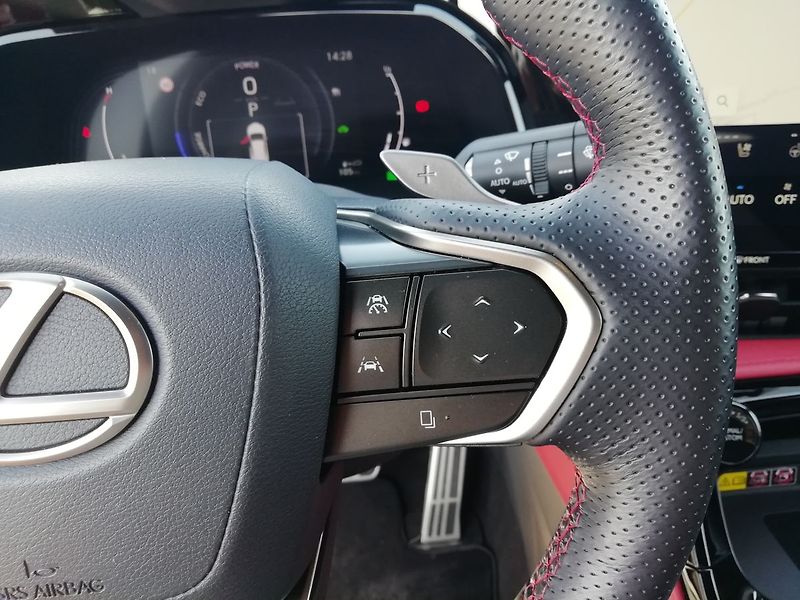 Lexus NX 350h F-Sport 4x4 - fotka 11 z 23