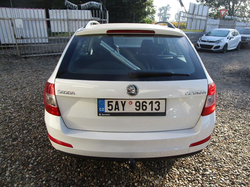 Škoda Octavia 1,6TDI-81KW-KOUPENA v ČR+STK - fotka 4 z 15