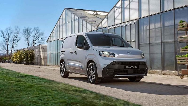 Toyota Proace.
