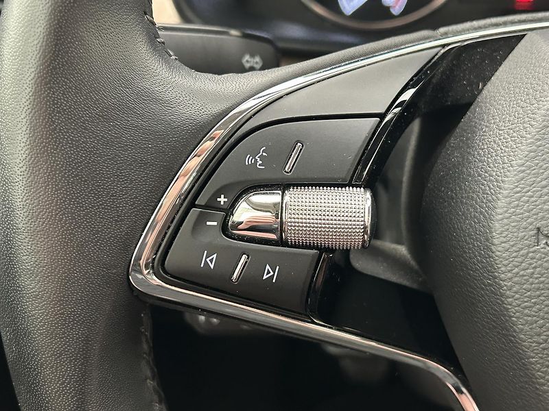 Škoda Kamiq 1.0 TSI Style - fotka 16 z 28