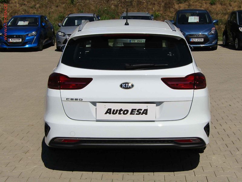 Kia Ceed (2019) 1.6 CRDi, ČR, AC, tempo - fotka 5 z 18