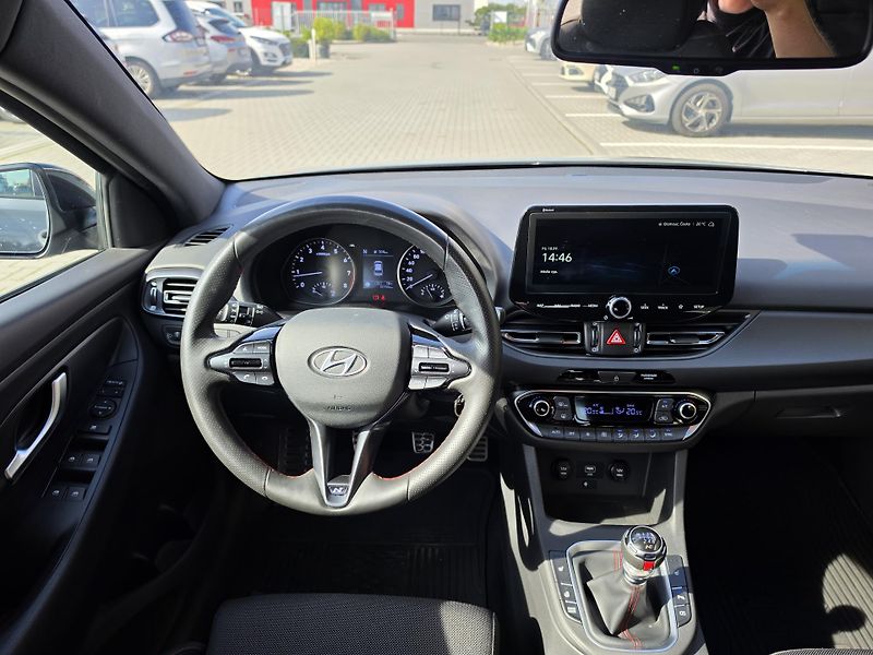 Hyundai i30 (2022) 1,5 TGDI 117kW N Line HB - fotka 12 z 16