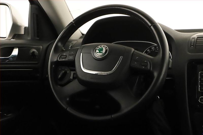 Škoda Octavia (2009) Laurin&Klement 1.8 TSI, 4X4 - fotka 8 z 16