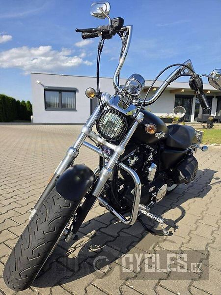 Harley-Davidson (2012) XL 1200 CB Sportster Custom Li - fotka 15 z 20
