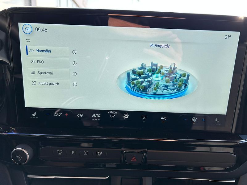 Ford Tourneo Custom 2.0 EcoBlue 110kW Titanium L1 - fotka 23 z 30