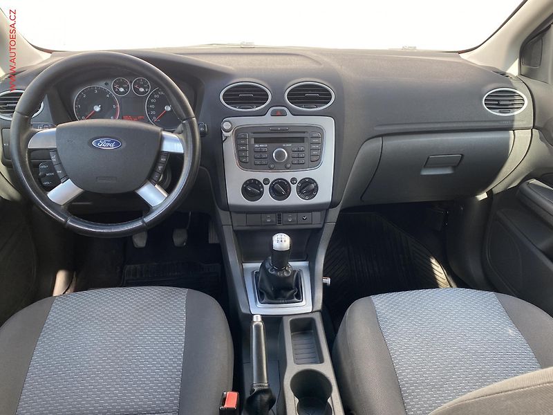 Ford Focus (2007) 1.6 TDCi, ČR, AC - fotka 8 z 16