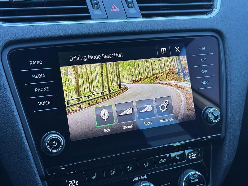Škoda Octavia (2018) III RS230 2.0TSi MAN, ACC, AFS - fotka 34 z 49