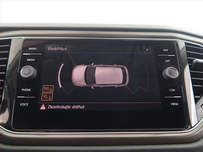 Volkswagen T-Roc (2019) 2.0 TDI 4Motion - fotka 17 z 19