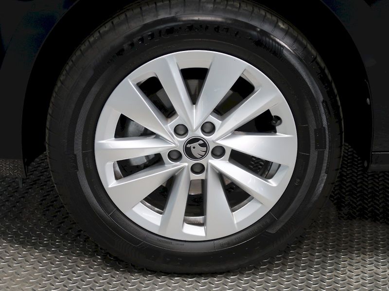 Škoda Kamiq (2025) TOP SELECTION 1.0TSI 85KW DSG - fotka 12 z 41