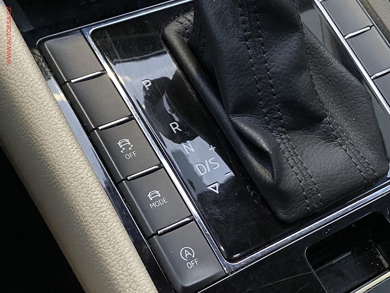 Škoda Superb (2015) 2.0 TDi 4x4, DSG, navi, bixen - fotka 15 z 20