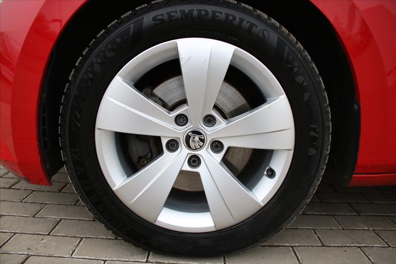 Škoda Superb 1.4 TSI 110kW 1.MAJITEL ČR - fotka 9 z 21