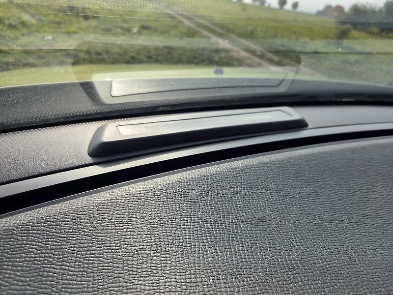 Volvo XC60 (2010) 2,4 D5-151KW-AWD- AUTOMAT - fotka 19 z 20