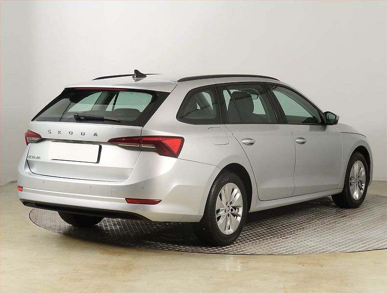 Škoda Octavia (2022) Ambition 2.0 TDI, ČR,1.maj - fotka 5 z 22
