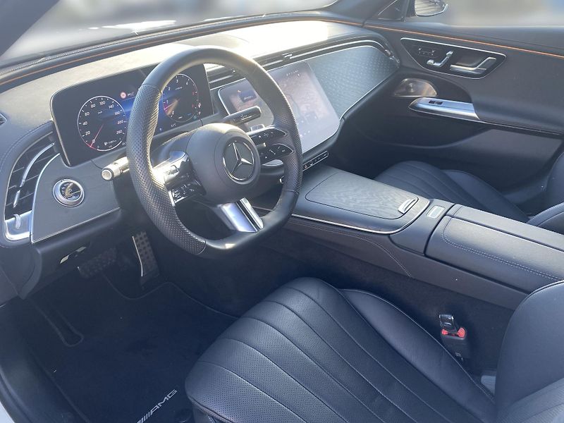 Mercedes-Benz Třídy E E 220d 4M AMG - fotka 13 z 27