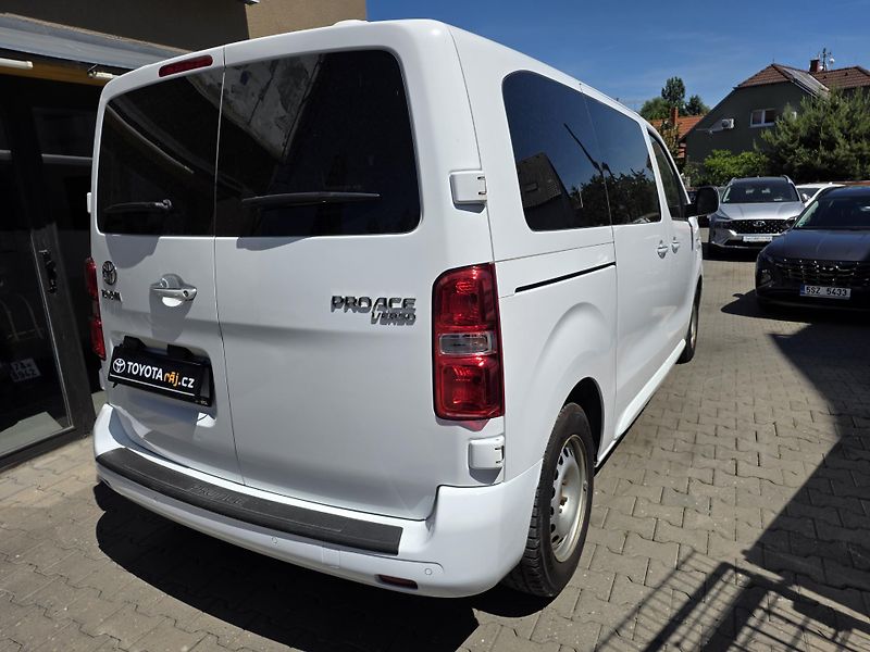 Toyota Verso 1.5-8MÍST-1.MAJITEL-KLIMA - fotka 8 z 15
