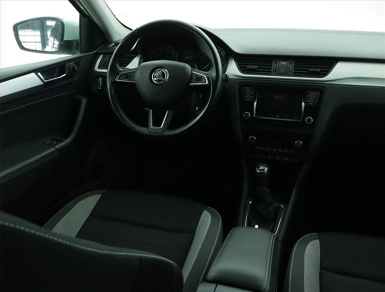 Škoda Rapid (2017) Ambition 1.0 TSI, Serv.kniha - fotka 7 z 15
