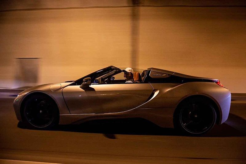 BMW i8 Roadster a M5.