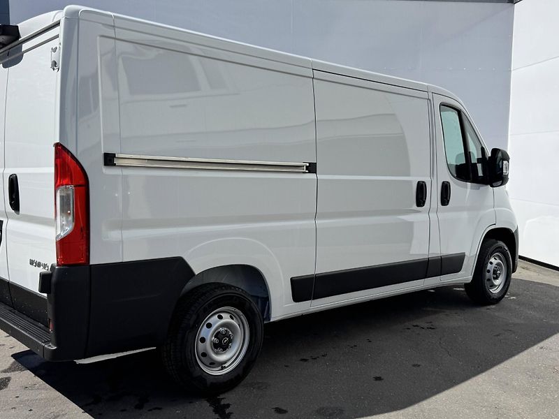 Opel Movano (2026) L2H1 3000 6°MT 2,2 CDTi - fotka 3 z 12