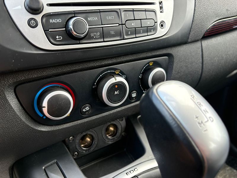Renault Scénic 1.5dCi, 81kW, Automat, Tažné - fotka 12 z 27