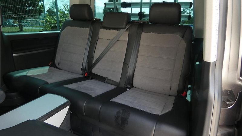 Volkswagen Multivan 2.0TDI 150KW Highline 4MOT DSG - fotka 21 z 24